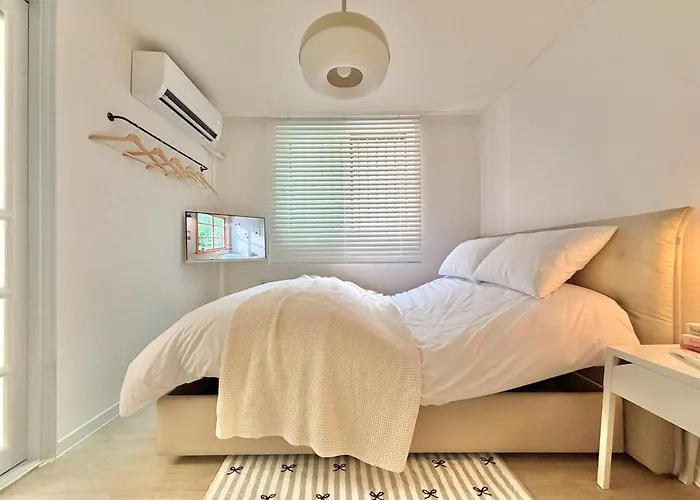 Atelier House - Subway Station 3 Min #motion Bed #massage Chair #free Luggage Storage *