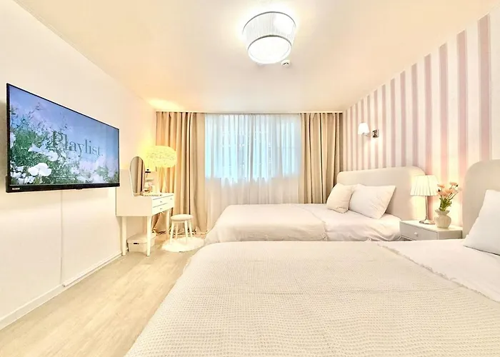 Atelier House - Subway Station 3 Min #motion Bed #massage Chair #free Luggage Storage 아파트 *