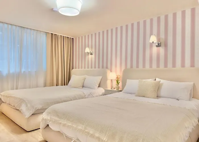 Atelier House - Subway Station 3 Min #motion Bed #massage Chair #free Luggage Storage 아파트